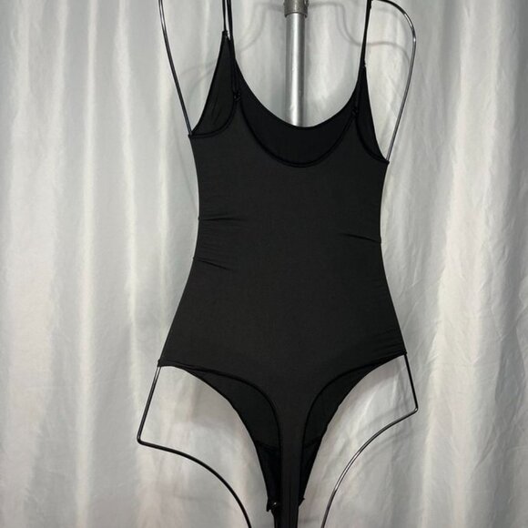 SKIMS Fits Everybody Scoop Neck Thong Bodysuit | Onyx | Size S - Picture 4 of 5
